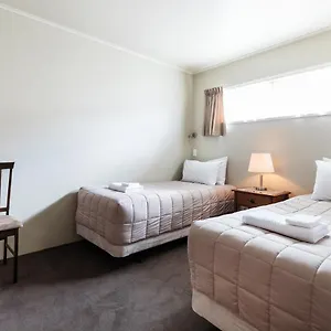 Colonial Court Motor Motel